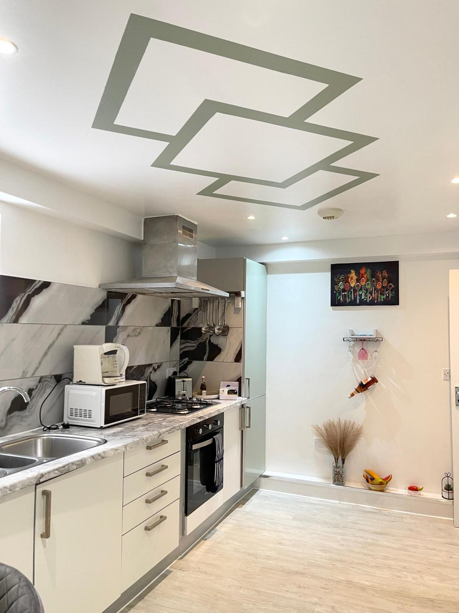 Stanton - Impeccable And Stylish 2 Bedroom Dagenham Bagian luar foto